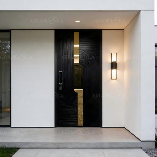 باب دخول فاخر وآمن